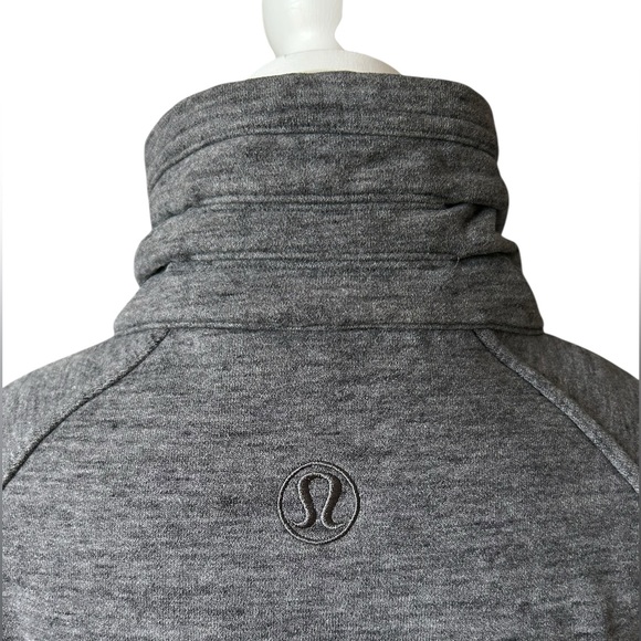 Lululemon Radiant II Heathered Core Dark Gray Zip Up Jacket size 6 - Picture 5 of 12